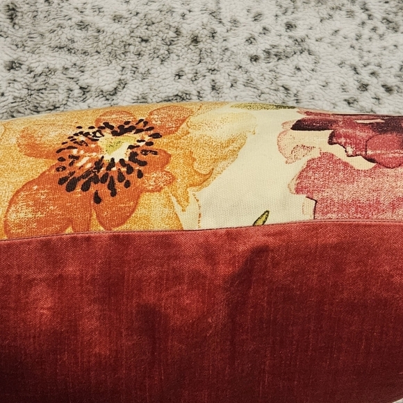 Pier 1 18"x18" Floral Knife Edge Spring Pillow W/Velour Backing Removable Cover - Picture 3 of 6